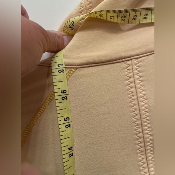 ⬇️ $ 35. ⬇️ Lululemon Size 10 long sleeve sweater in a light banana colour - Picture 12 of 12